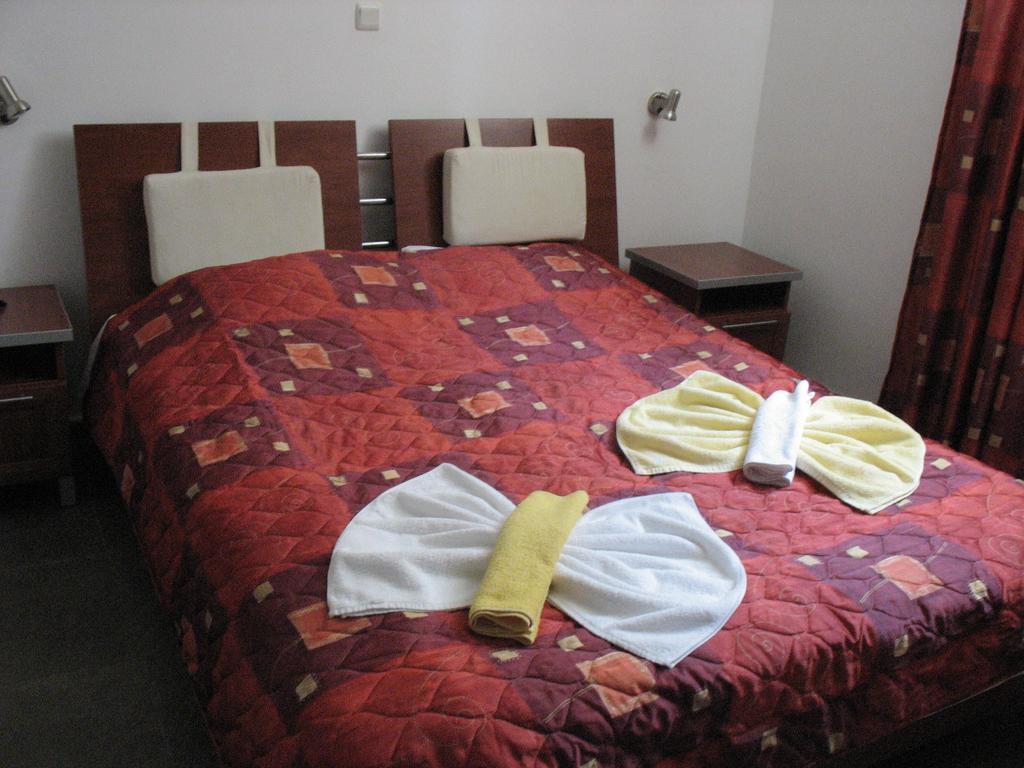 Milennia Family Hotel Slăntjev Brjag Rum bild
